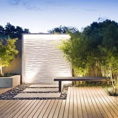 Suave Holiday In With Garden *